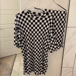 Checkered Black and White Set